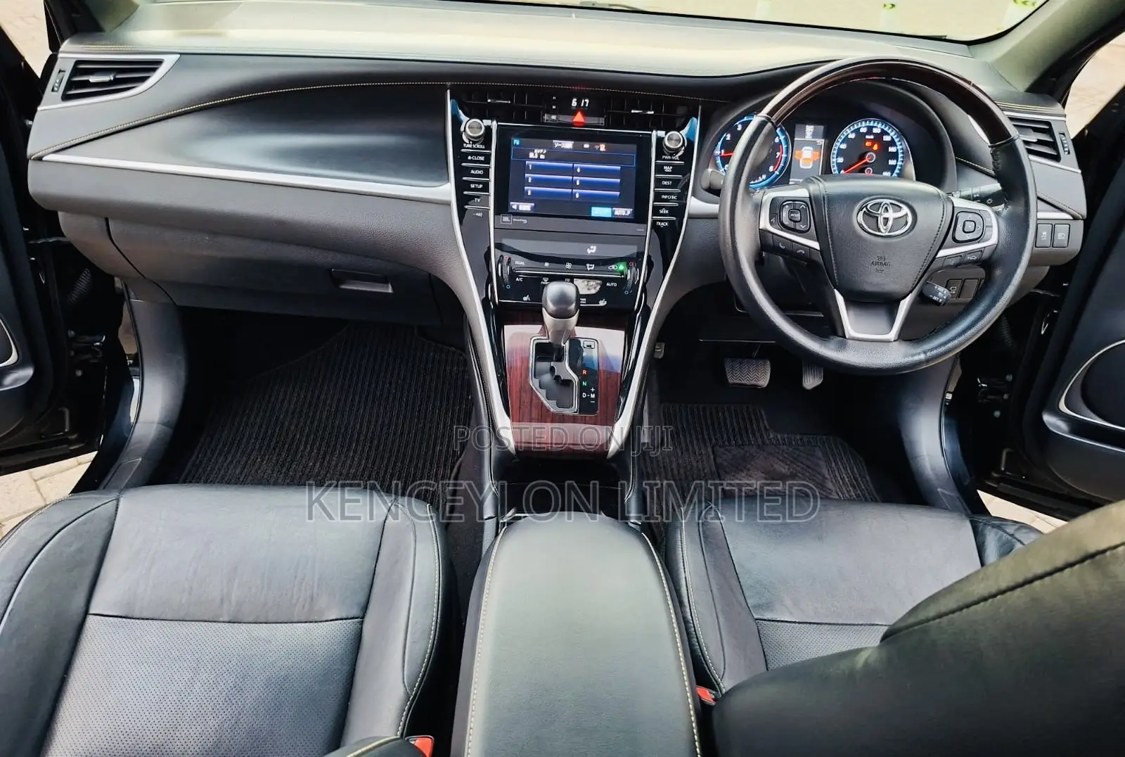 Toyota Harrier 2.0 4WD 2017 Black