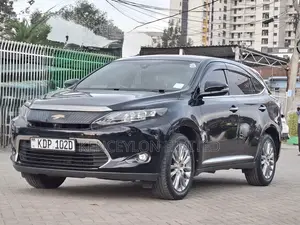 Toyota Harrier 2.0 4WD 2017 Black