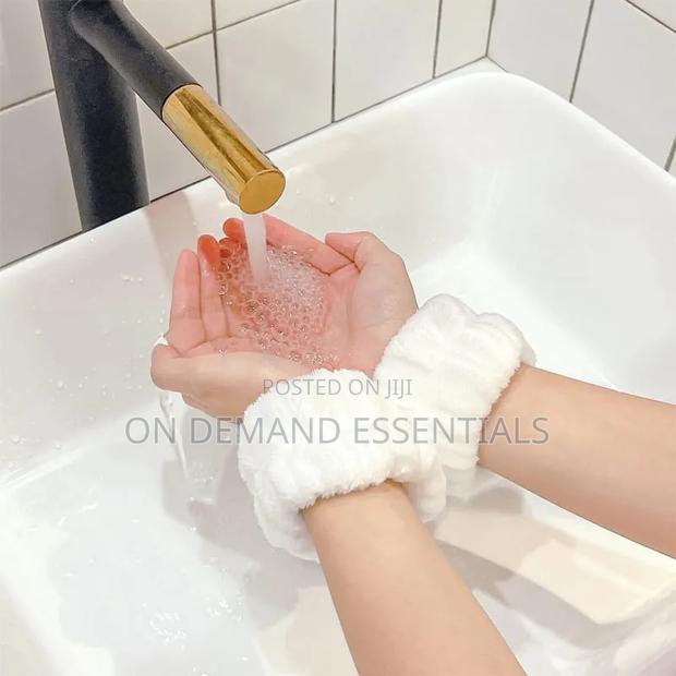 2pcs One Pair Wash Face and Wrist Band