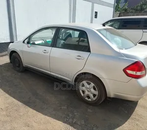 Nissan Tiida 2012 Silver