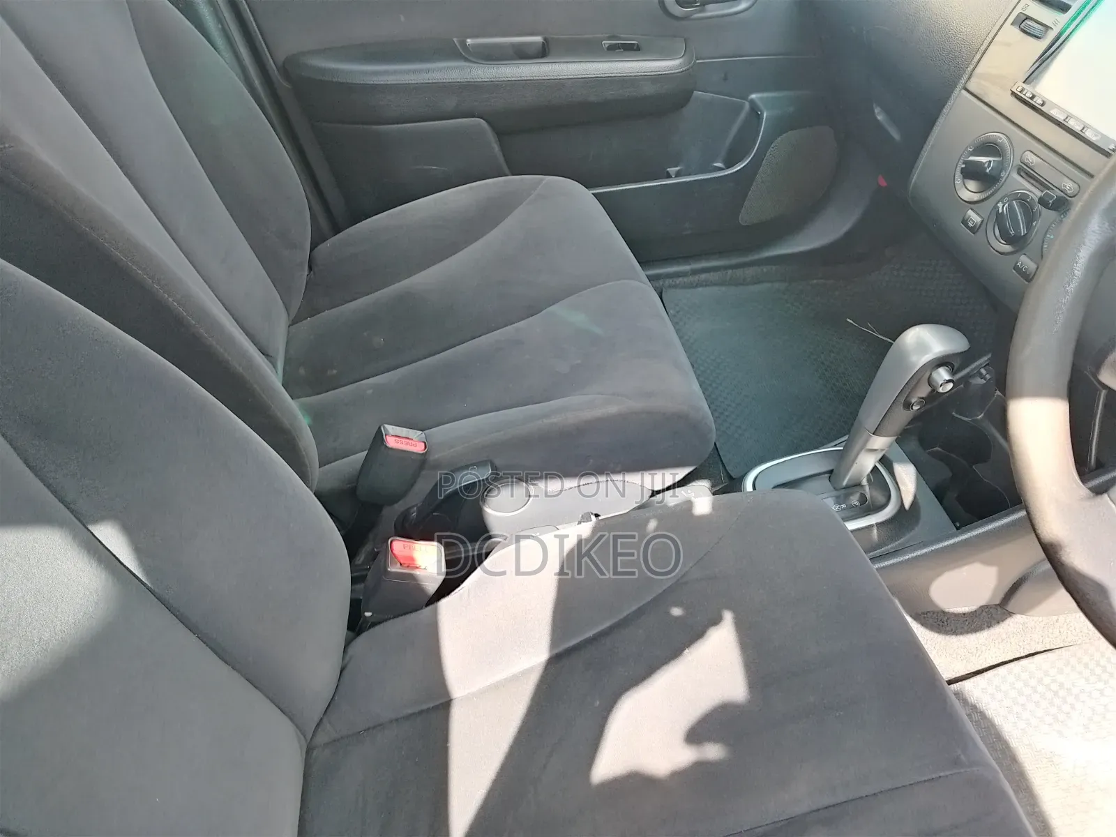 Nissan Tiida 2012 Silver