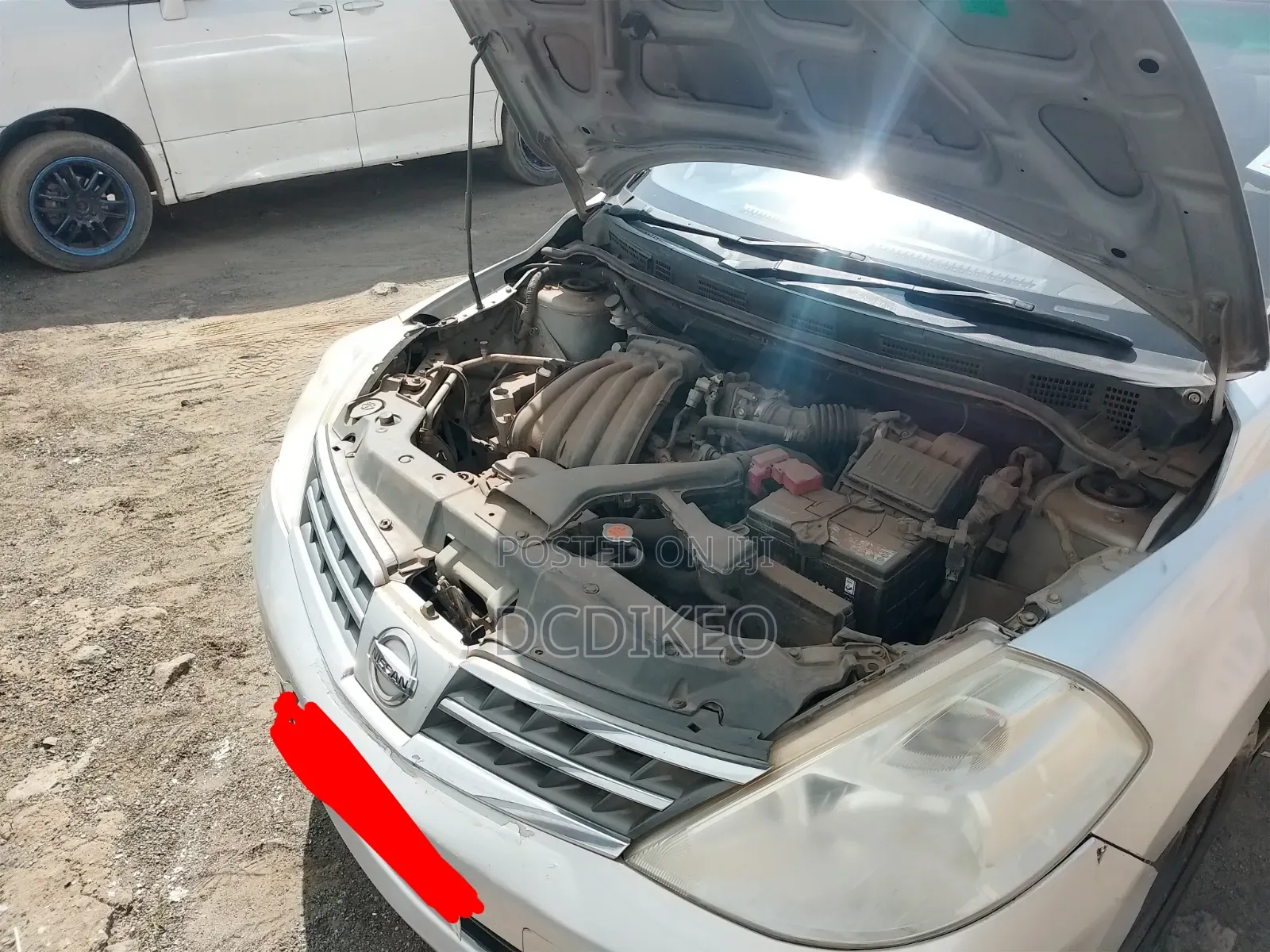 Nissan Tiida 2012 Silver