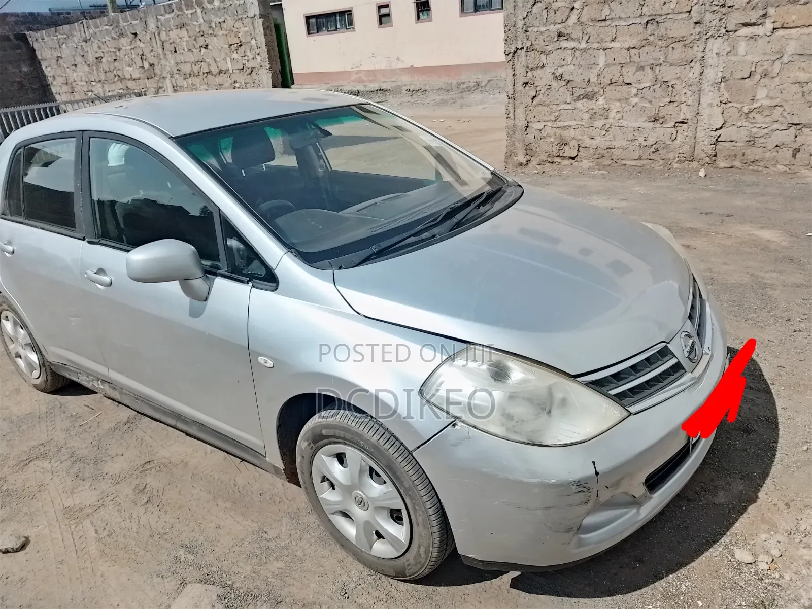 Nissan Tiida 2012 Silver