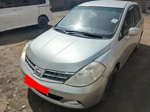 Nissan Tiida 2012 Silver