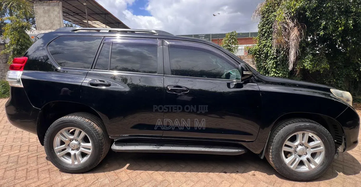 Toyota Land Cruiser Prado 2011 Black