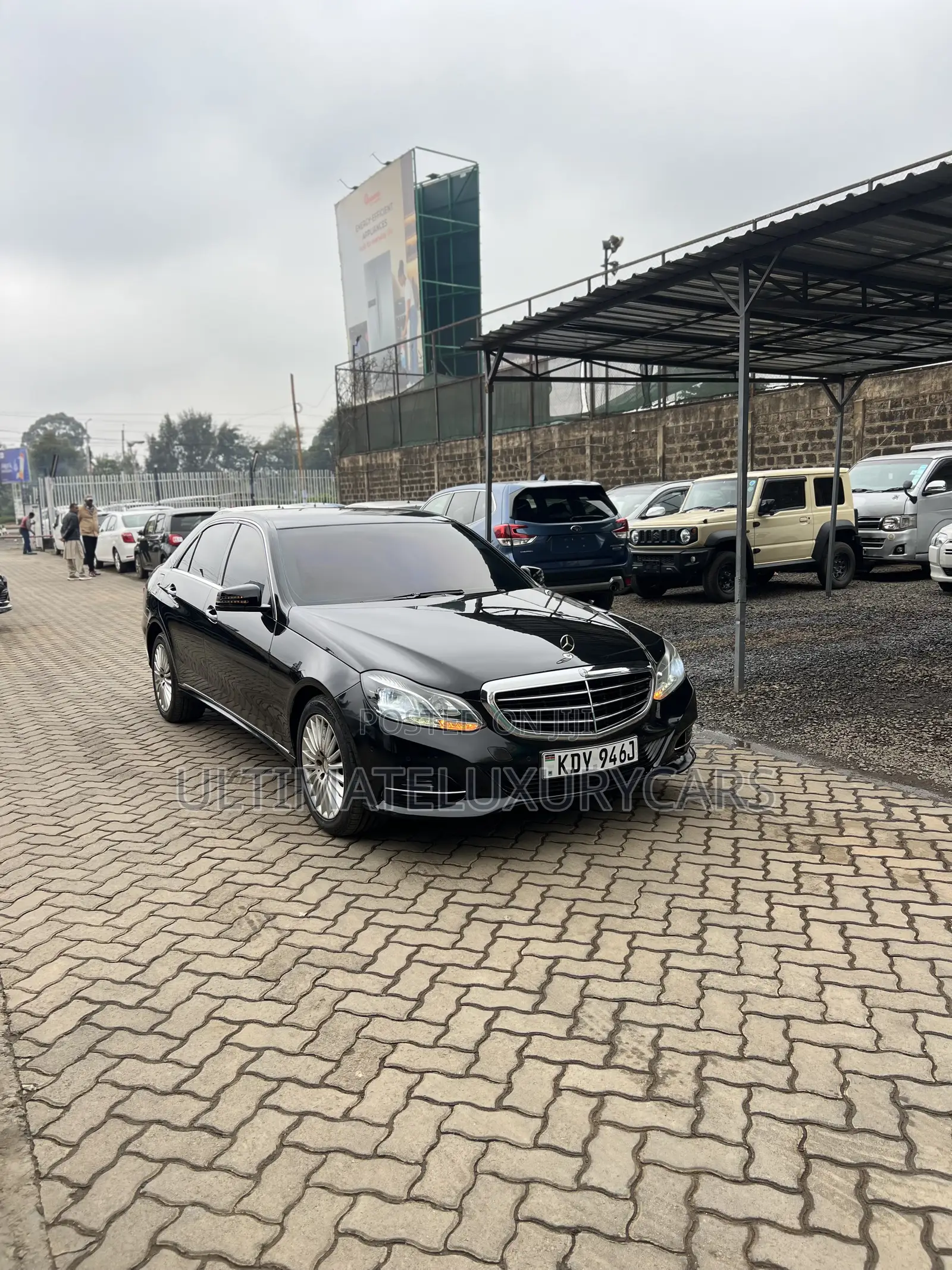 Mercedes-Benz E300 2013 Black