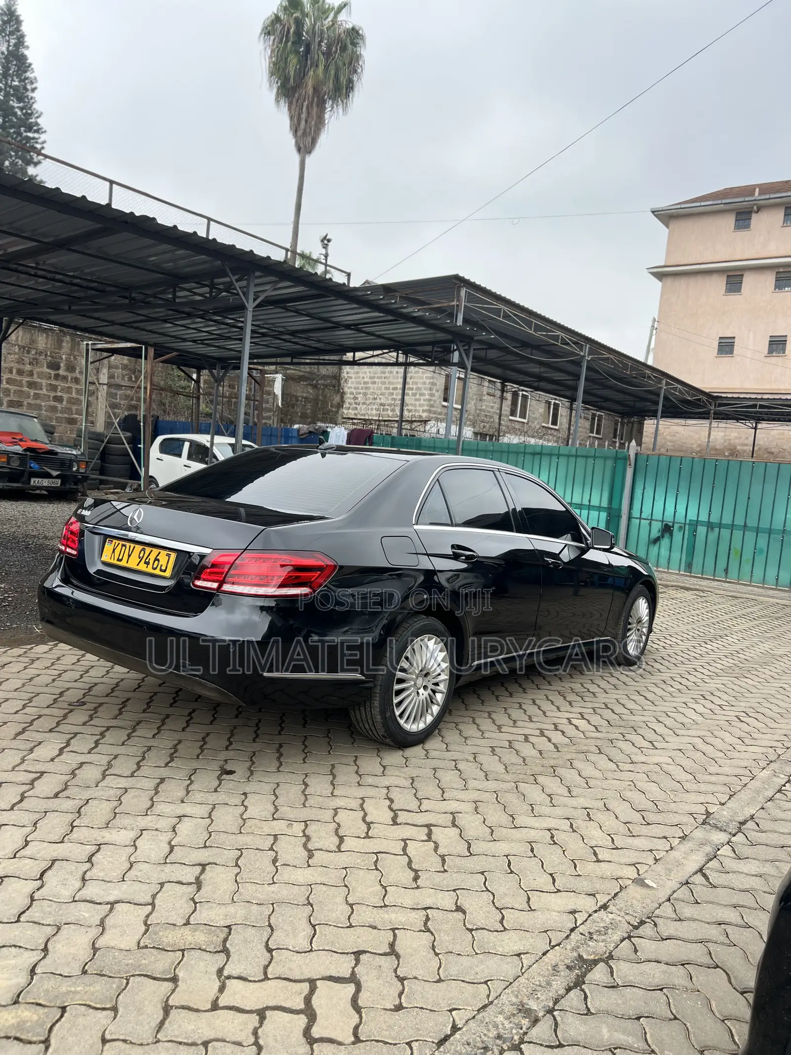 Mercedes-Benz E300 2013 Black