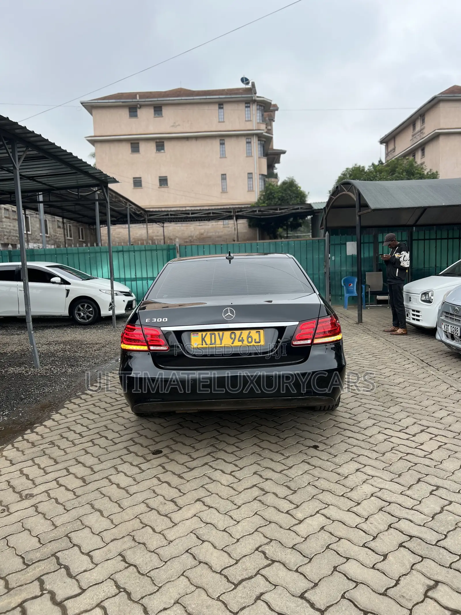 Mercedes-Benz E300 2013 Black