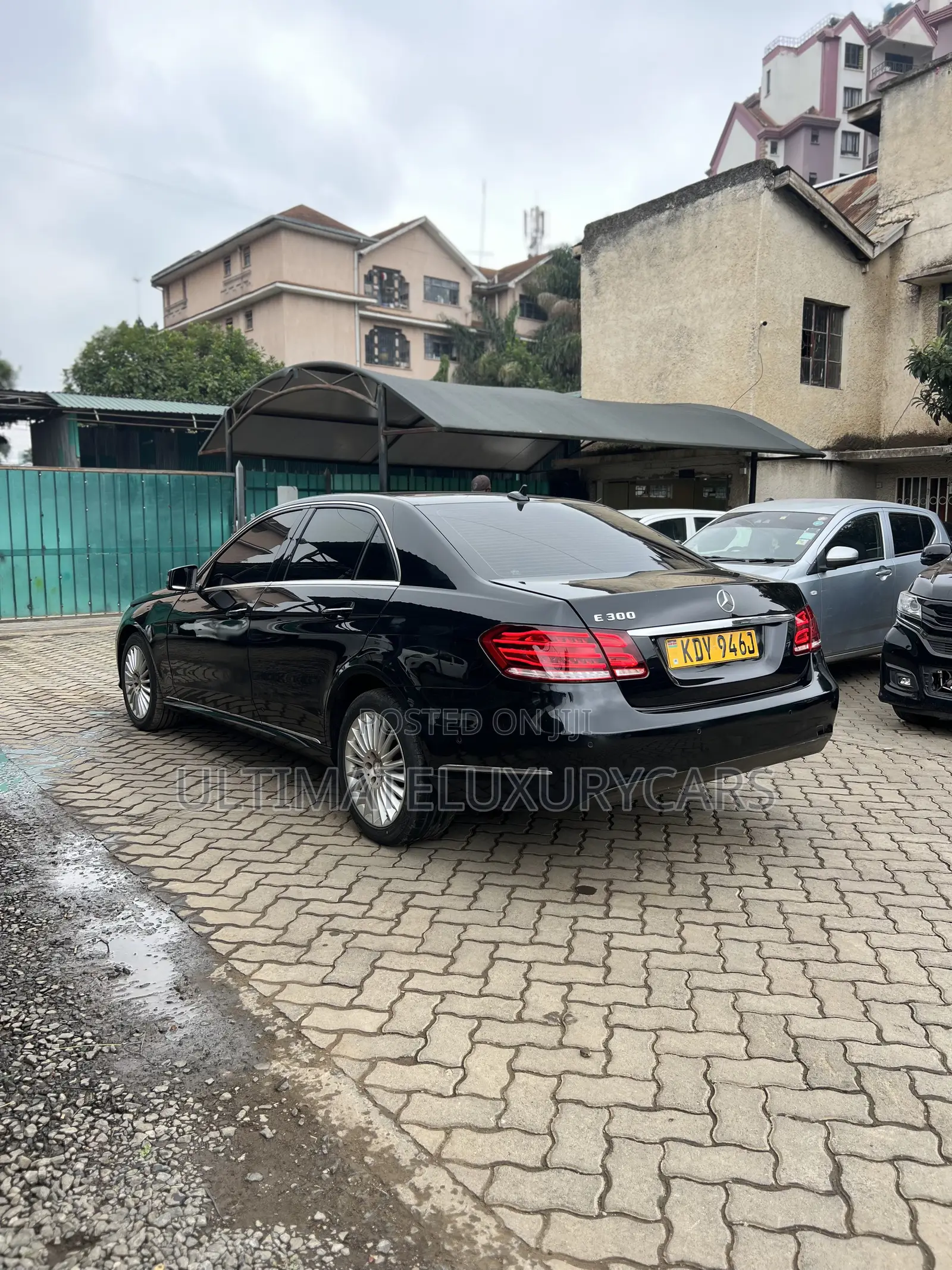 Mercedes-Benz E300 2013 Black