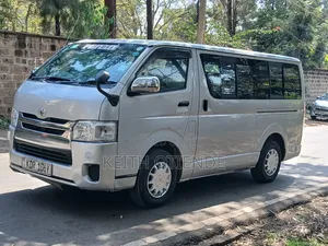 Toyota HiAce 2017 Silver