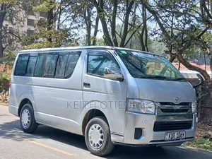 Toyota HiAce 2017 Silver