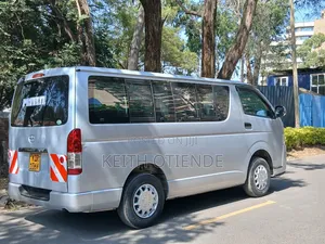 Toyota HiAce 2017 Silver