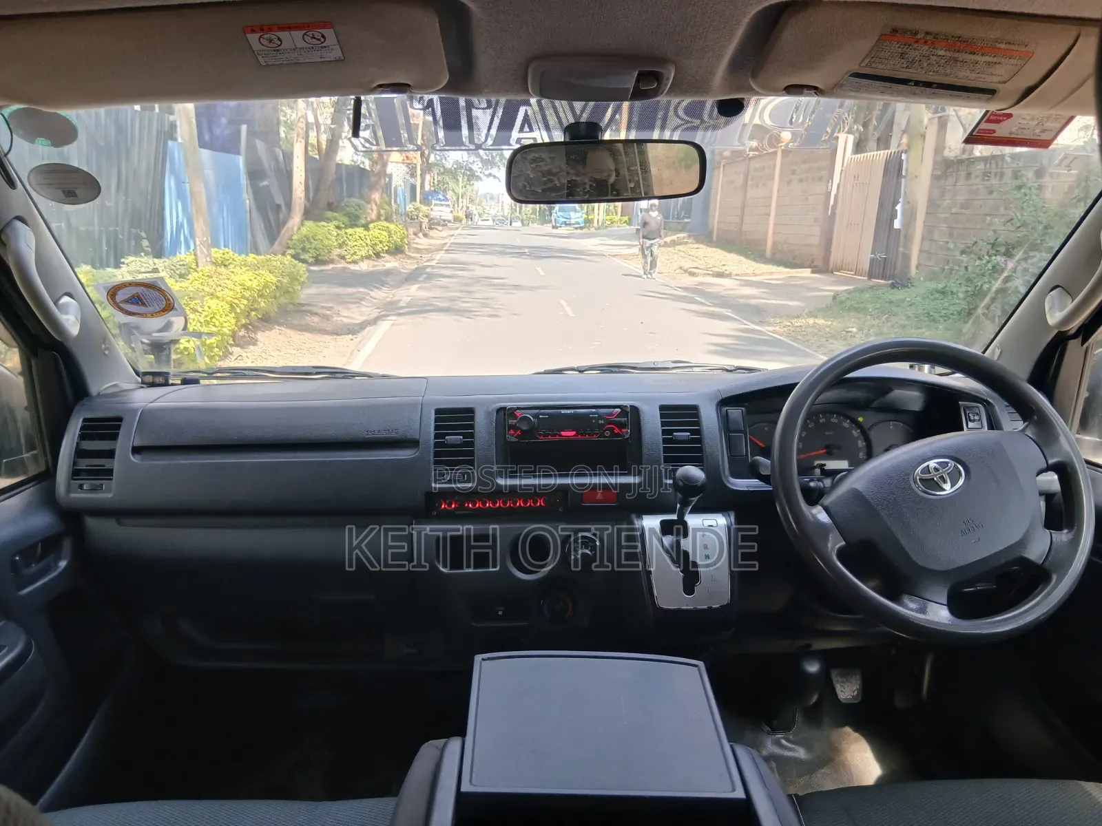 Toyota HiAce 2017 Silver