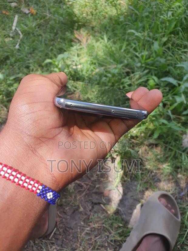 LG G7 ThinQ 64 GB Gray - thumbnail 2