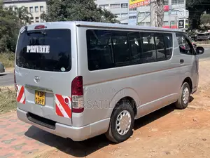 Toyota HiAce 2017 Silver