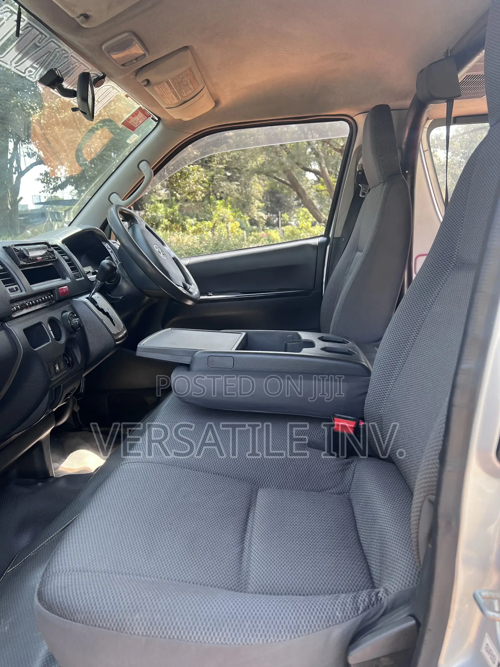 Toyota HiAce 2017 Silver