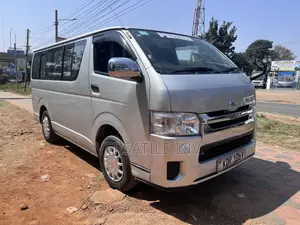 Toyota HiAce 2017 Silver