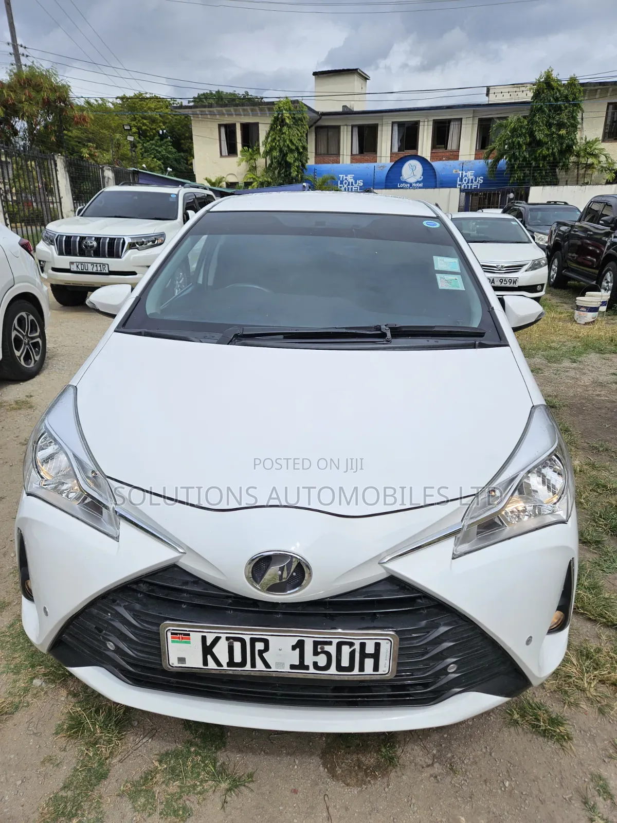 Toyota Vitz 2018 White