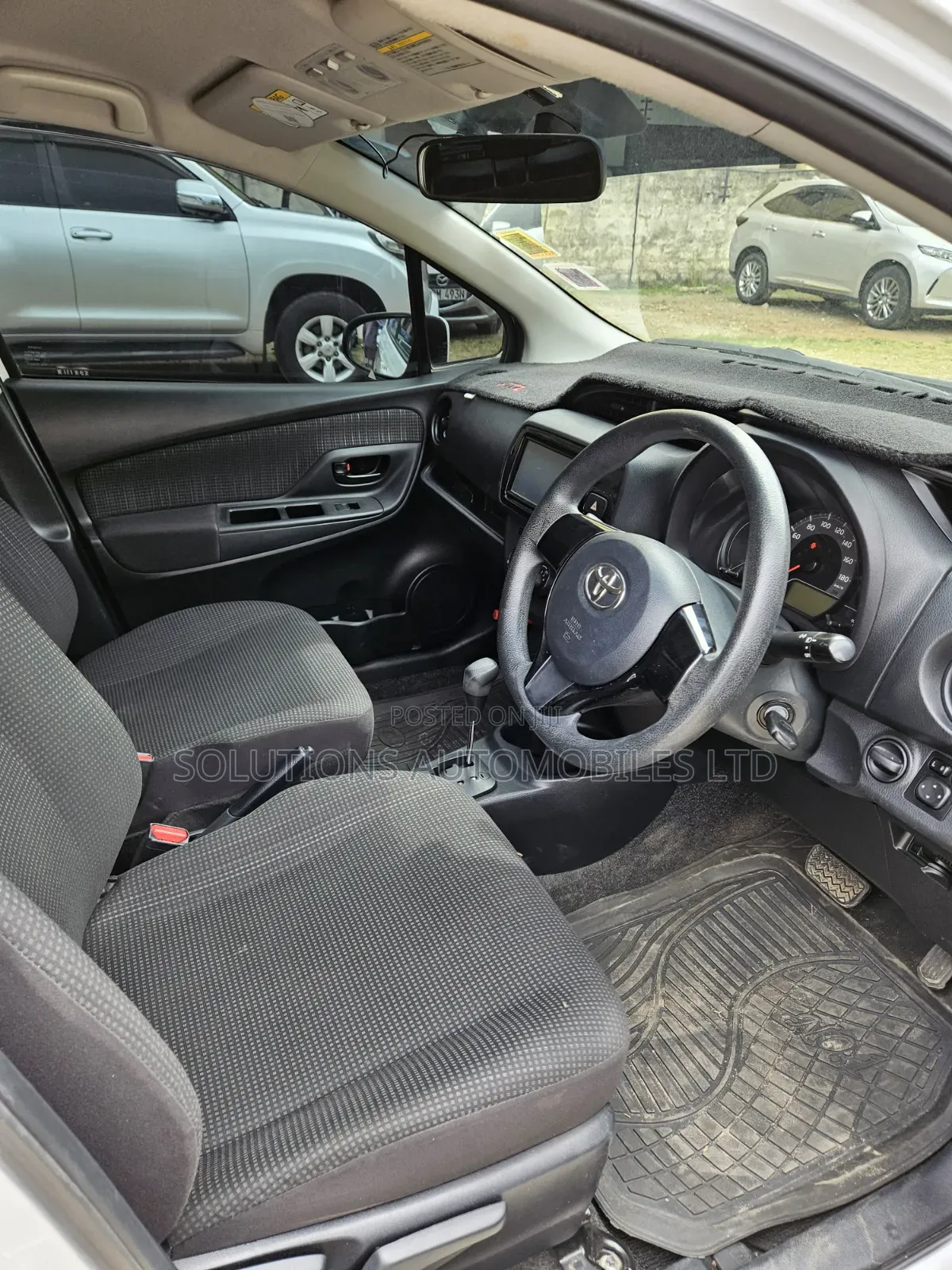 Toyota Vitz 2018 White