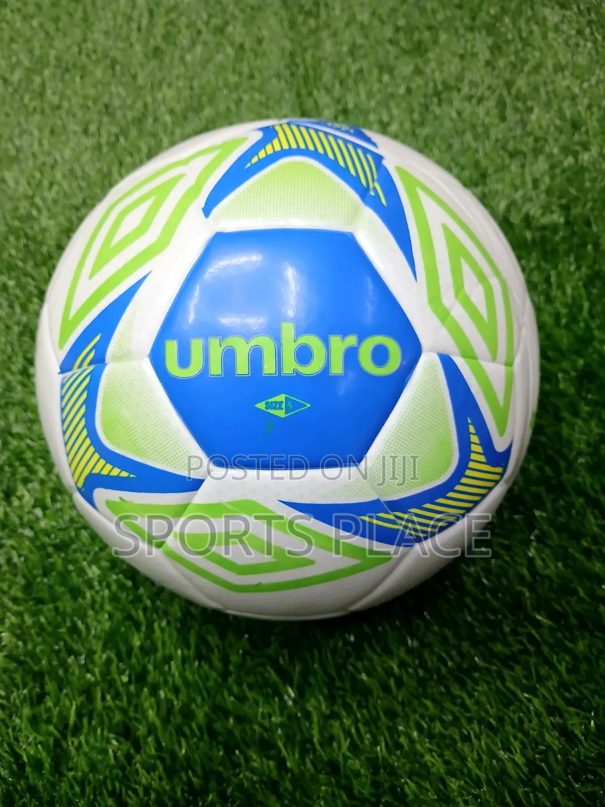 Umbro Training Star Soccer Ball