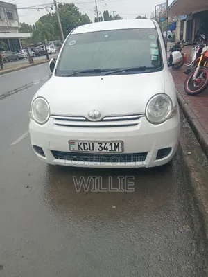 Toyota Sienta 2012 White