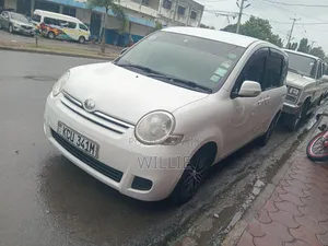Toyota Sienta 2012 White