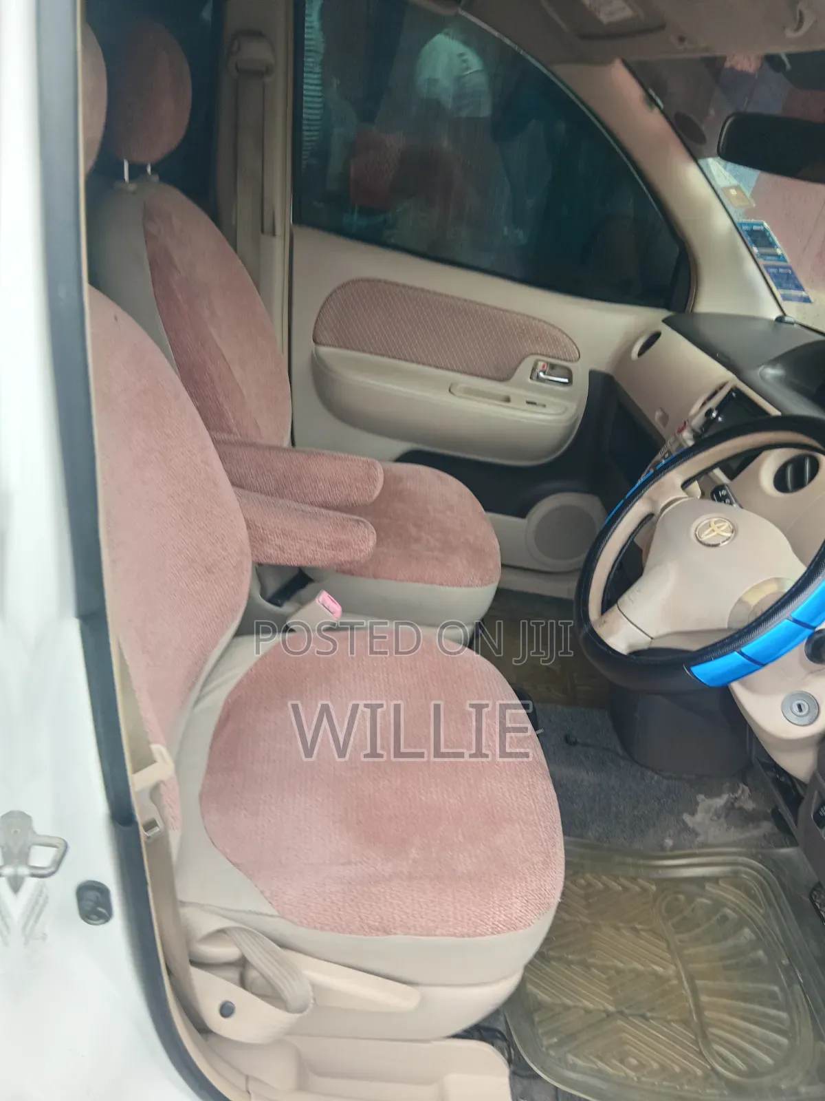 Toyota Sienta 2012 White