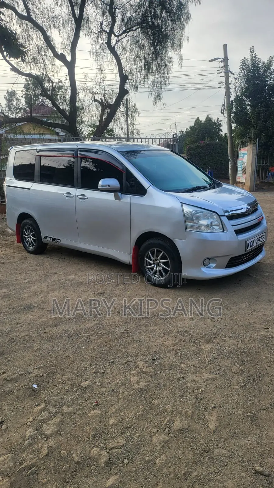 Toyota Noah 2010 Silver
