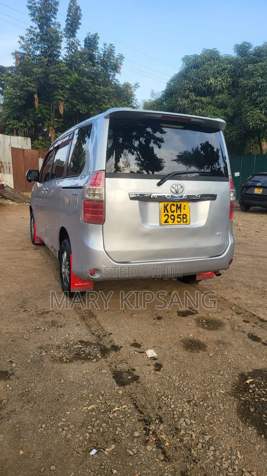 Toyota Noah 2010 Silver