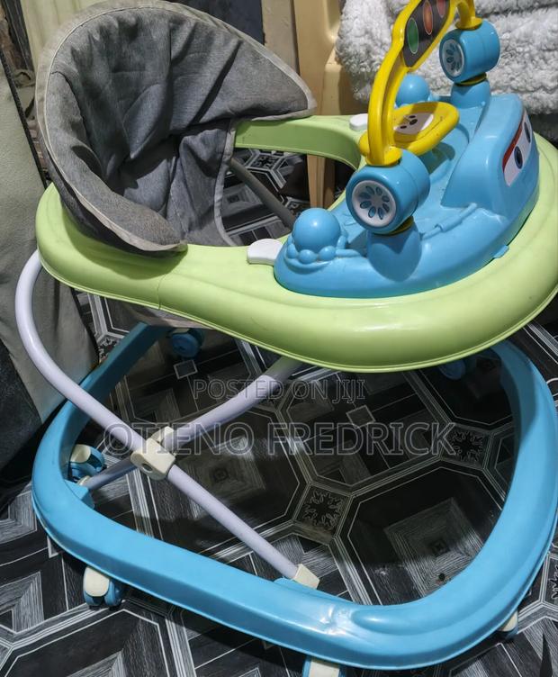 Baby Walker - thumbnail 3