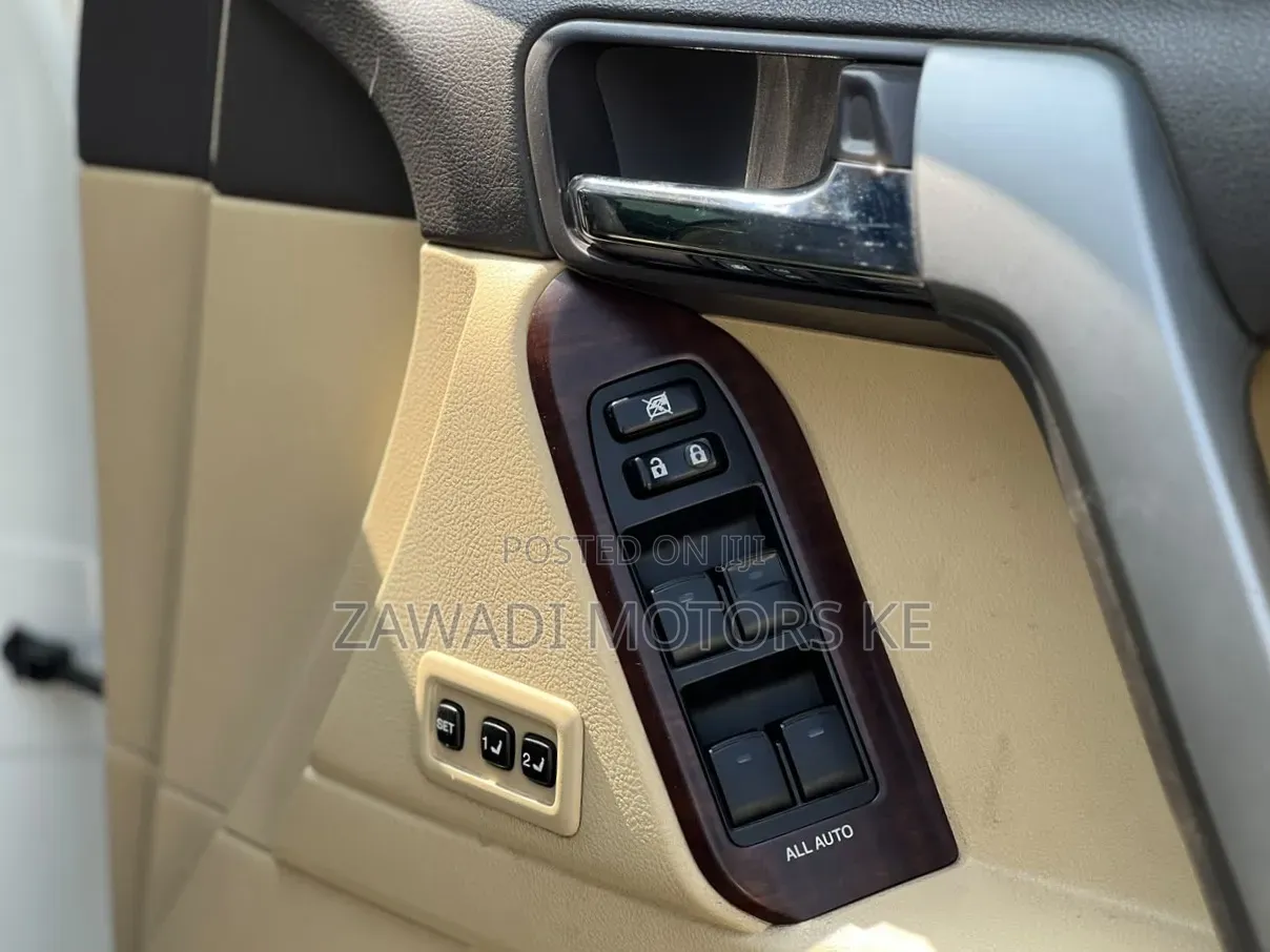 Toyota Land Cruiser Prado 2015 White