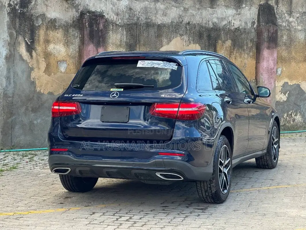 Mercedes-Benz 220 2019 Blue
