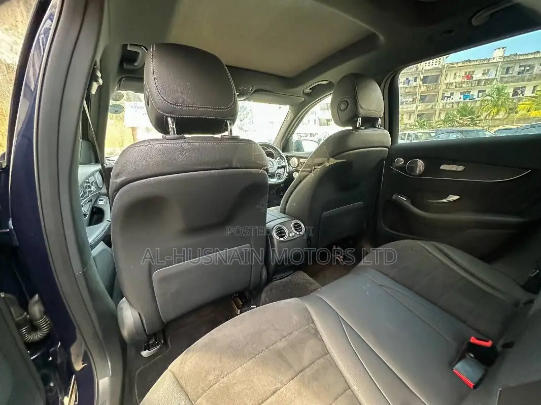 Mercedes-Benz 220 2019 Blue