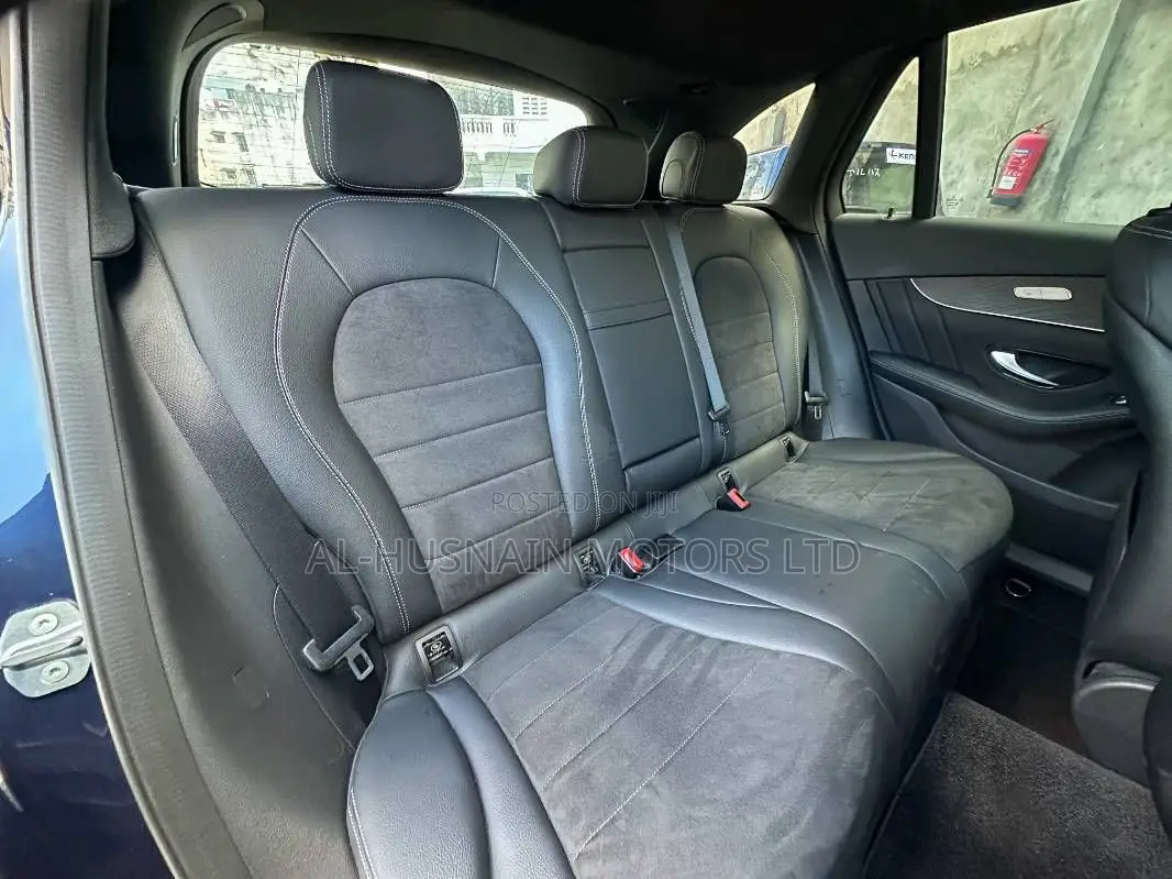 Mercedes-Benz 220 2019 Blue