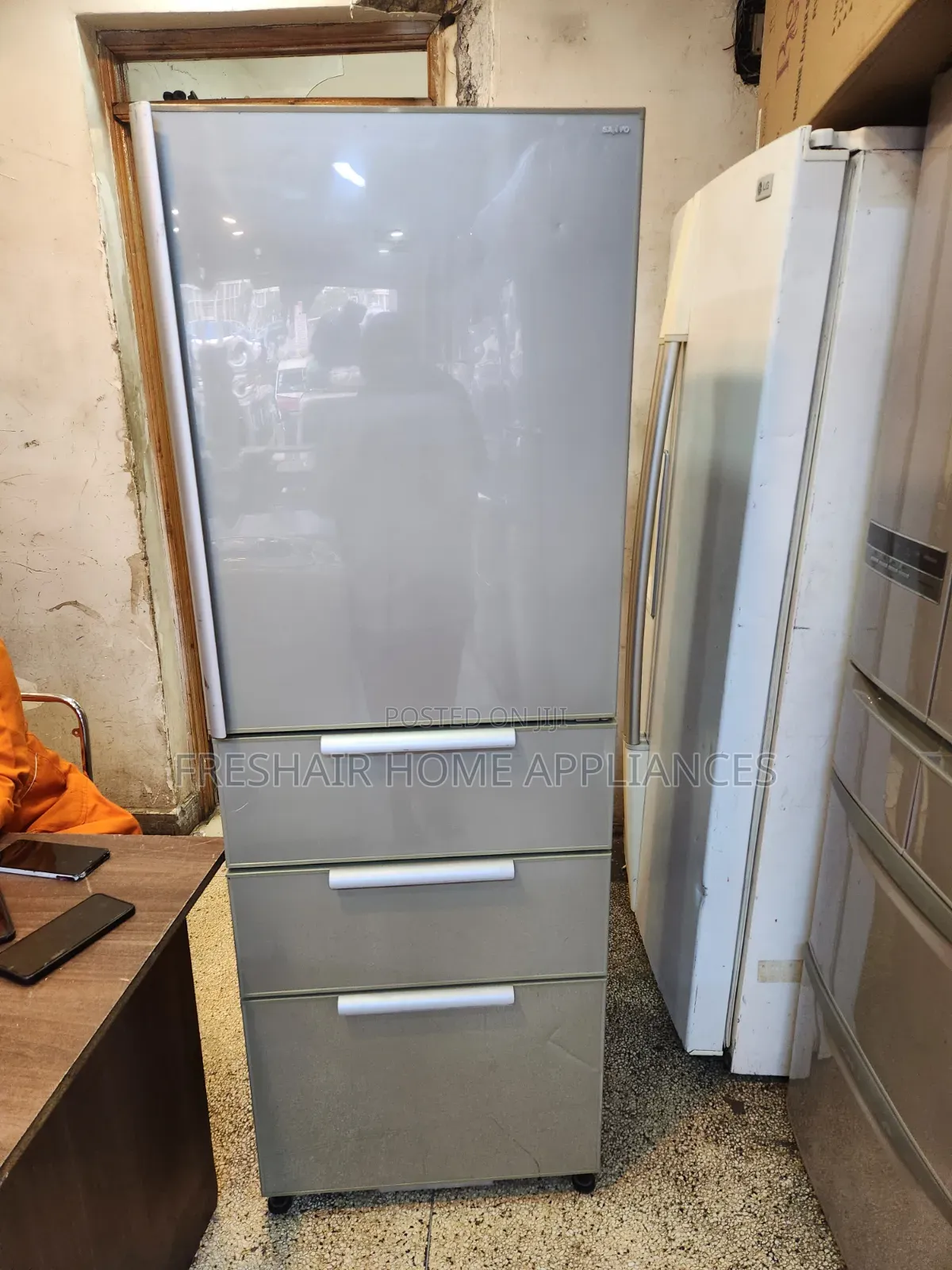Silver Bottom Freezer Big One
