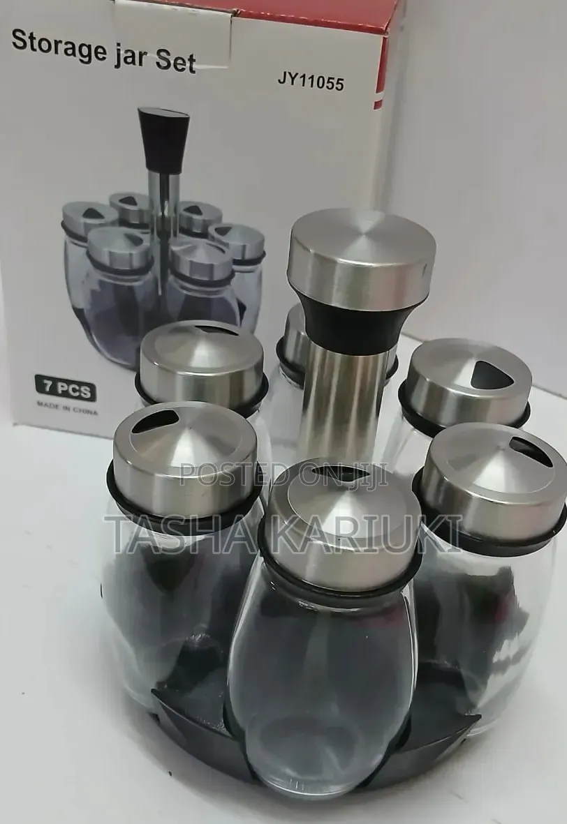 * 7 in 1 Kitchen Rotating Spice Bottle Set