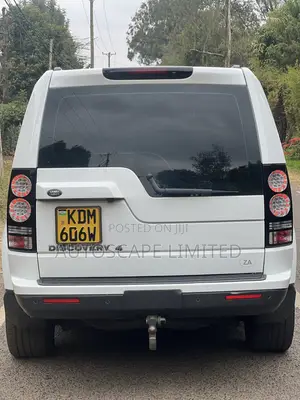 Land Rover Discovery 2016 White