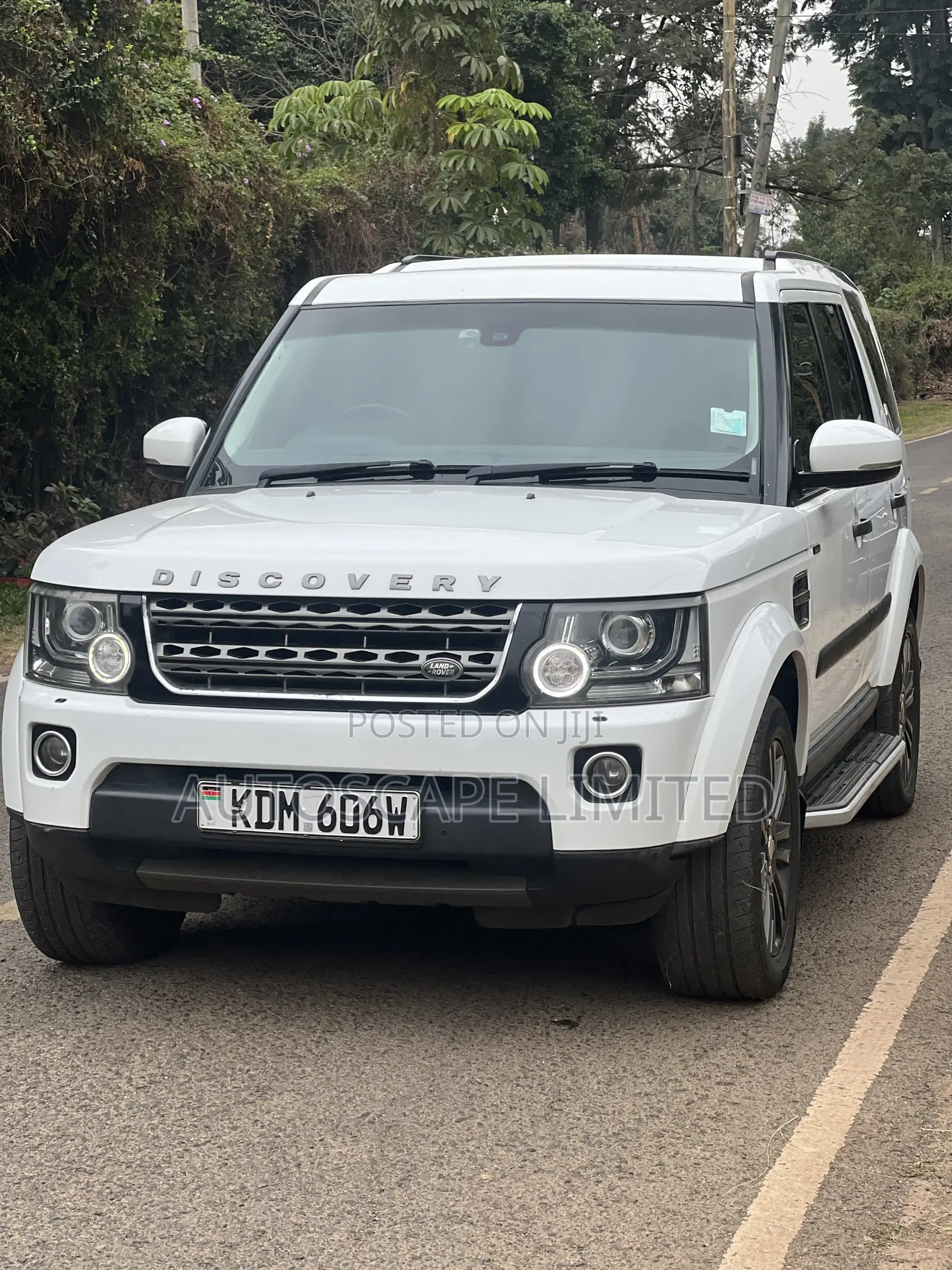 Land Rover Discovery 2016 White