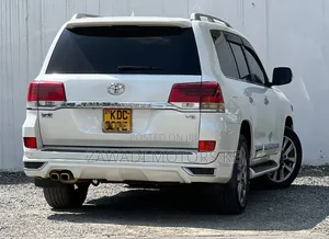 Toyota Land Cruiser 2014 White