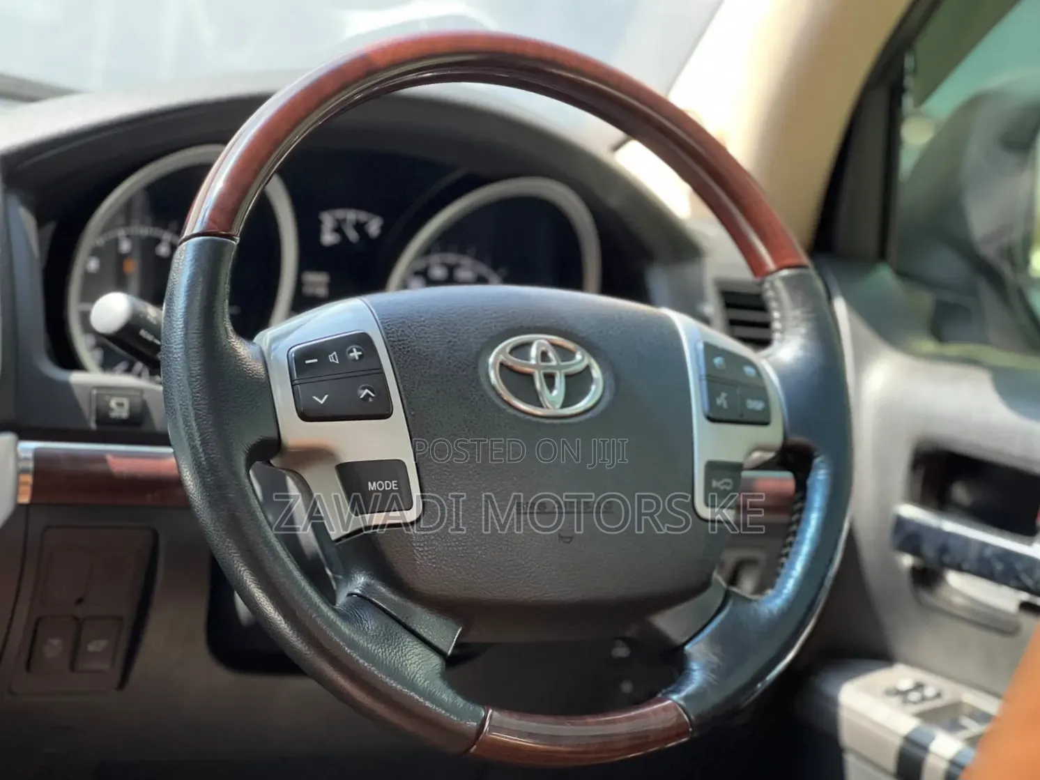 Toyota Land Cruiser 2014 White