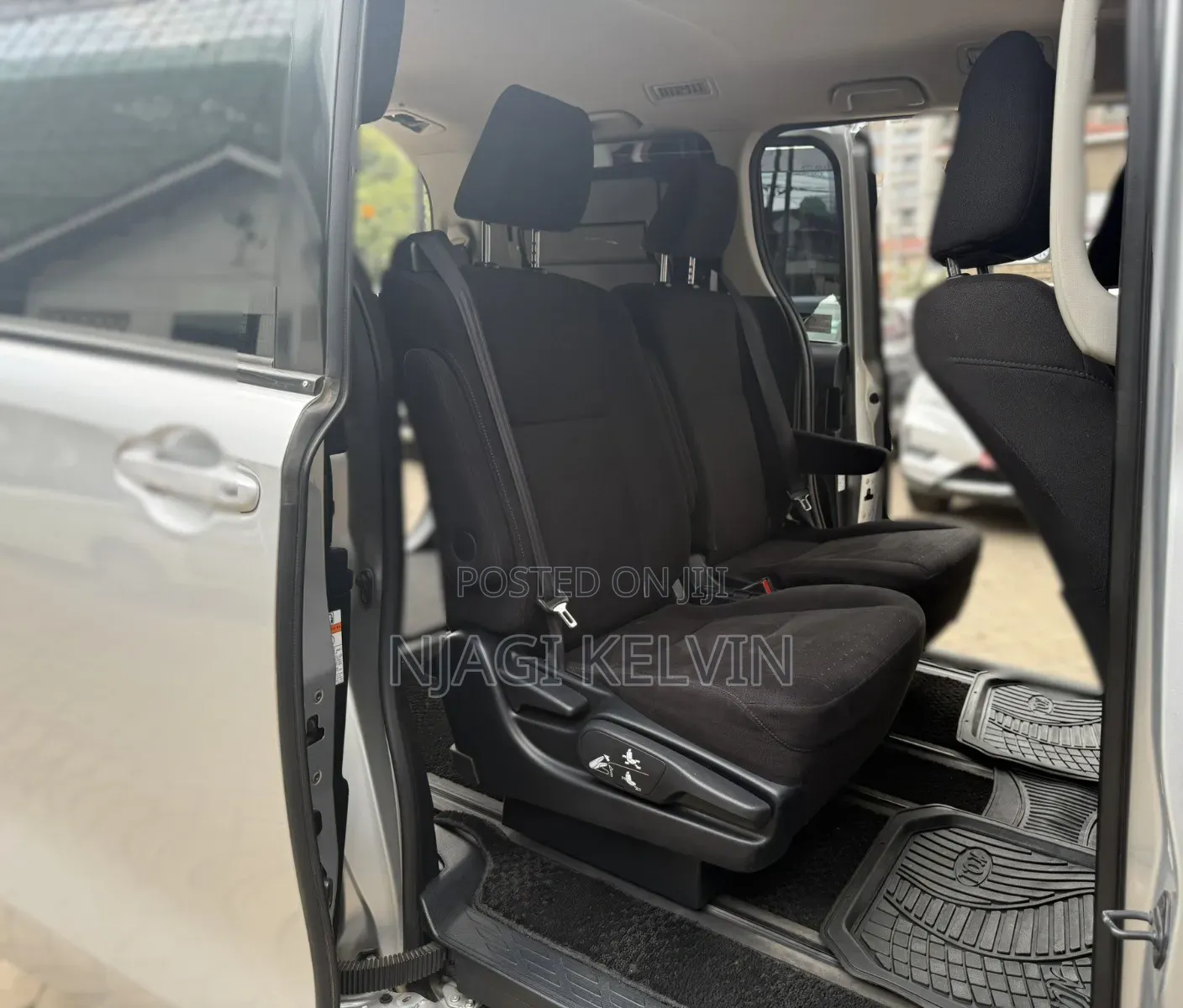Toyota Noah 2016 Silver