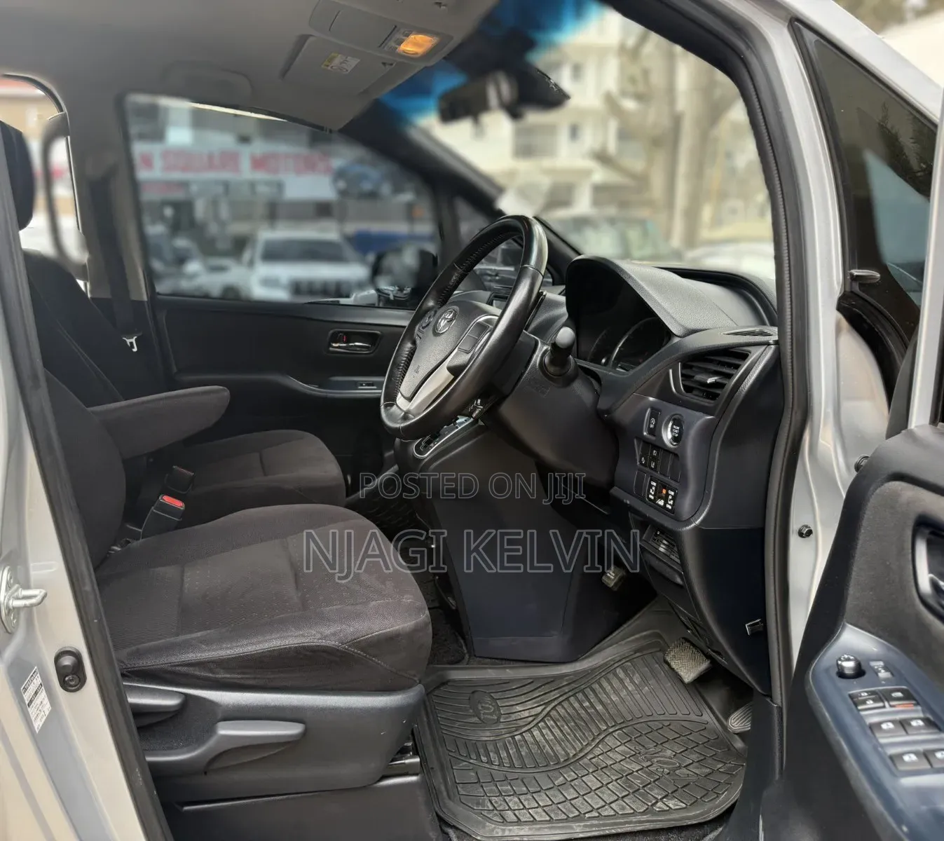 Toyota Noah 2016 Silver