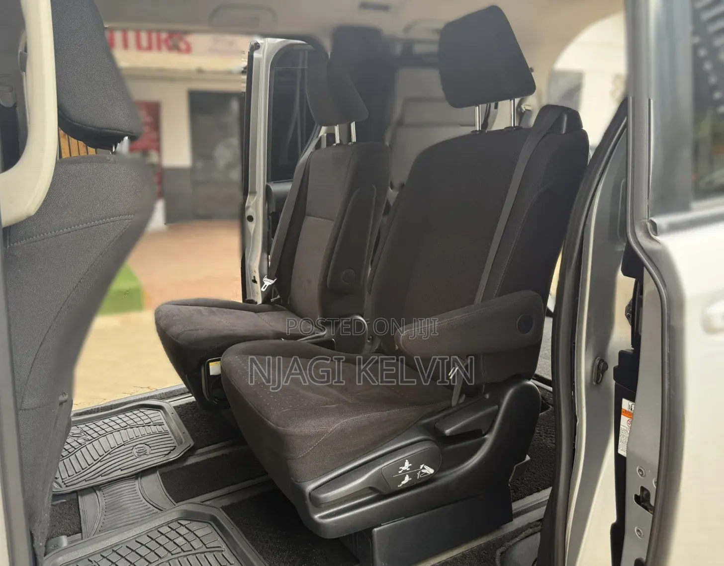 Toyota Noah 2016 Silver