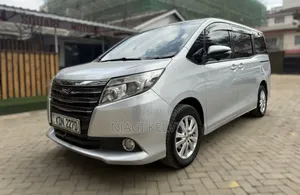 Toyota Noah 2016 Silver