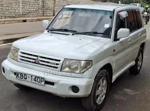 Mitsubishi Pajero 1999 White