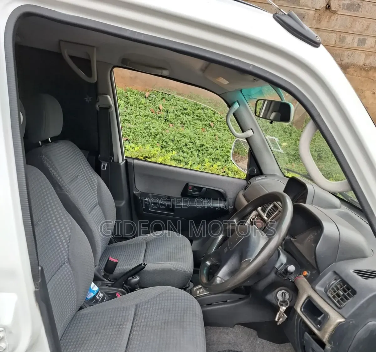 Mitsubishi Pajero 1999 White