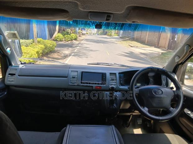Toyota HiAce 2013 Silver - thumbnail 8