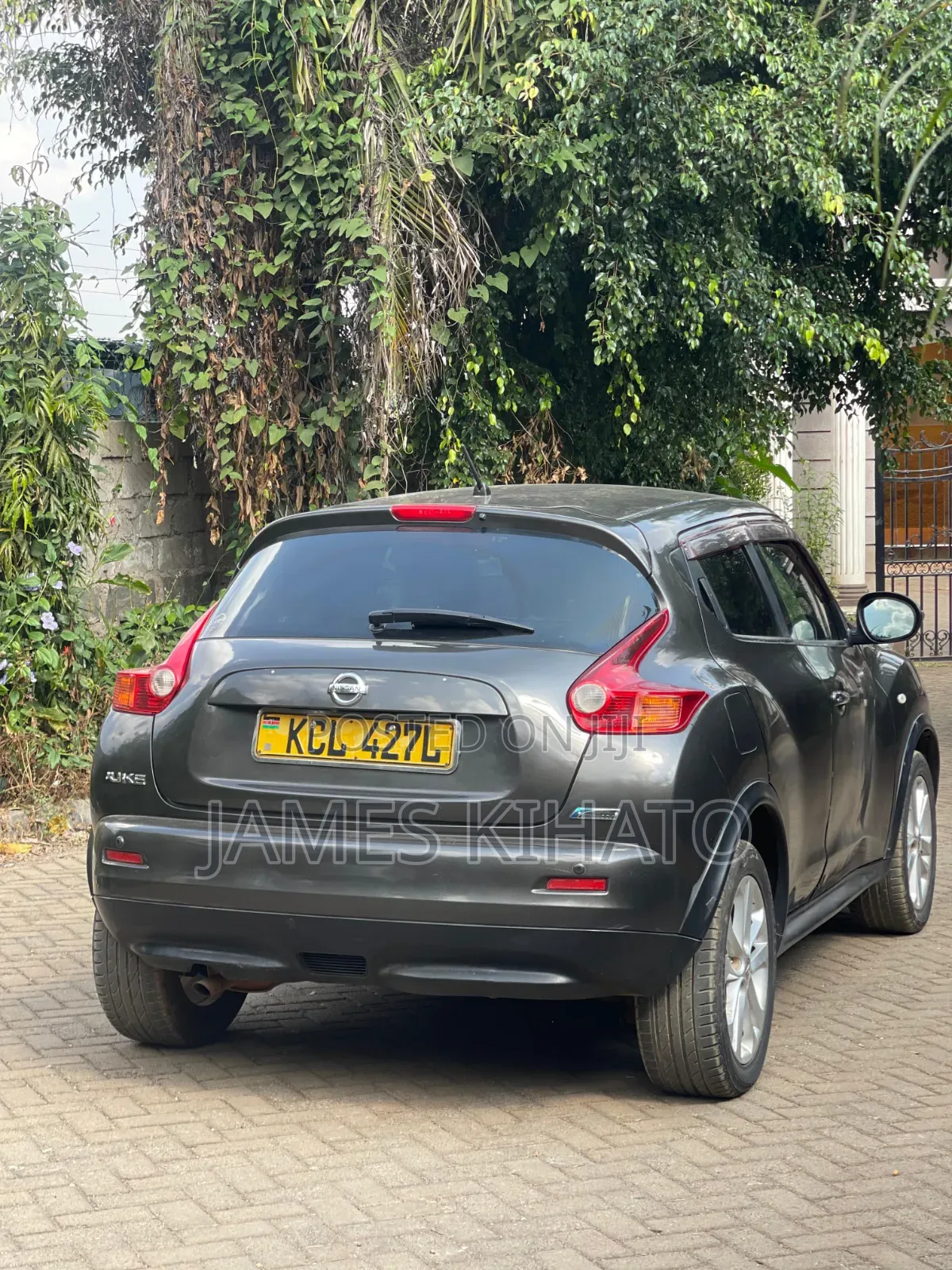 Nissan Juke 2011 Gray