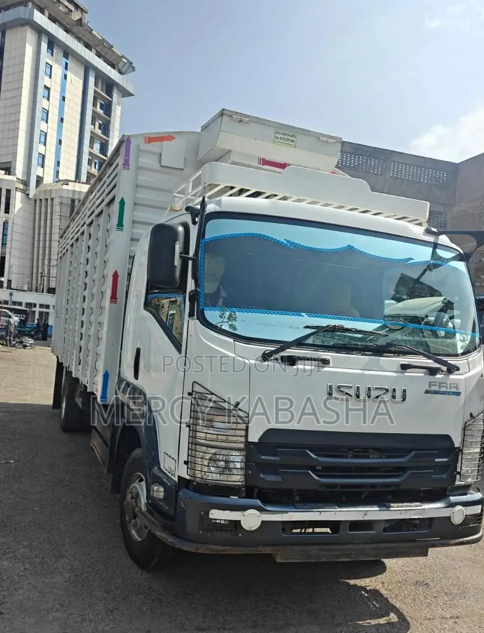 Isuzu FRR White Blue Power