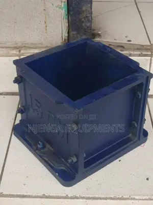 Cast-Iron Cube Moulds 15cm